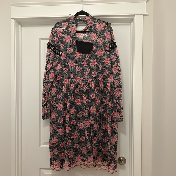 BNWT ASOS Pink & Black Lace Floral Layered Scalloped Eye & Hook Dress 20 - Picture 2 of 3